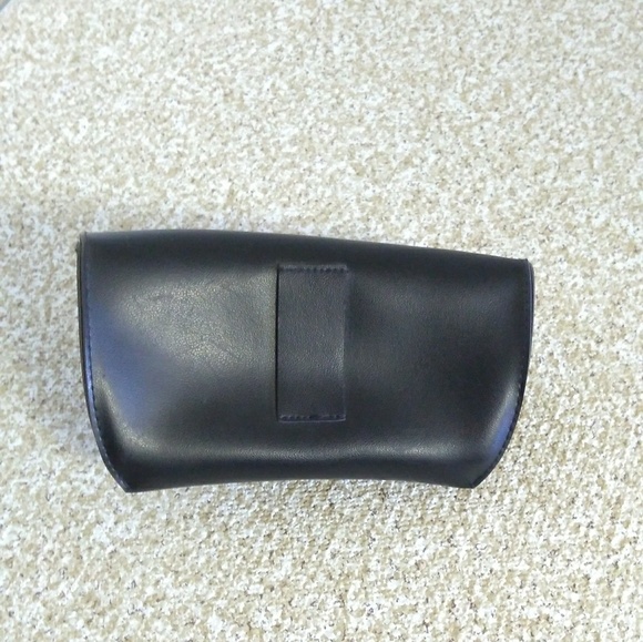 Ray-Ban Sunglasses Case - Picture 3 of 3